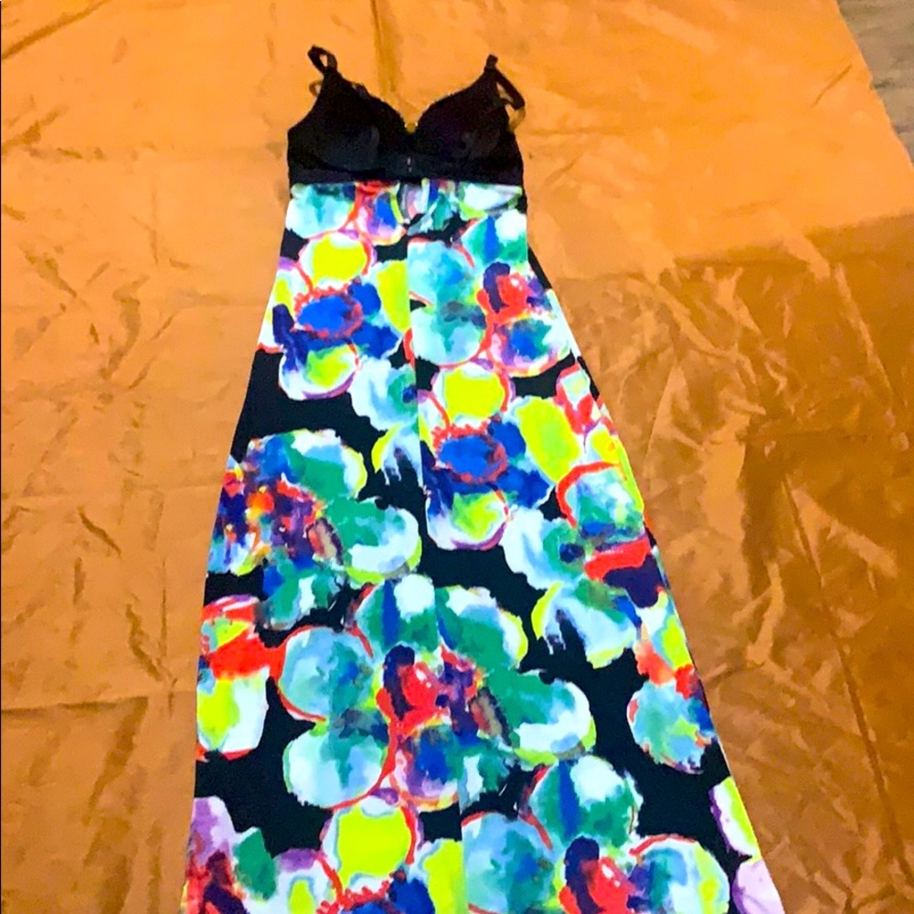 Beach dress - Picture 3 of 3